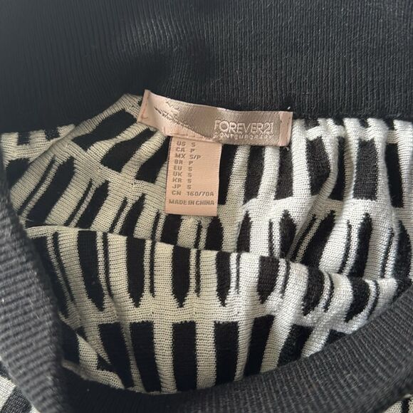 Knit Skirt - Picture 3 of 5